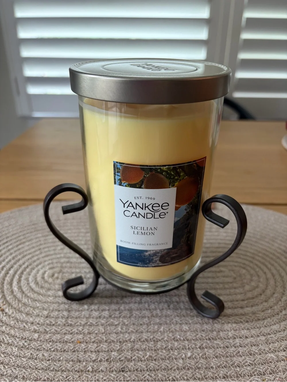 Yankee Candle Decorative Round Metal Toppers and Candle Stand